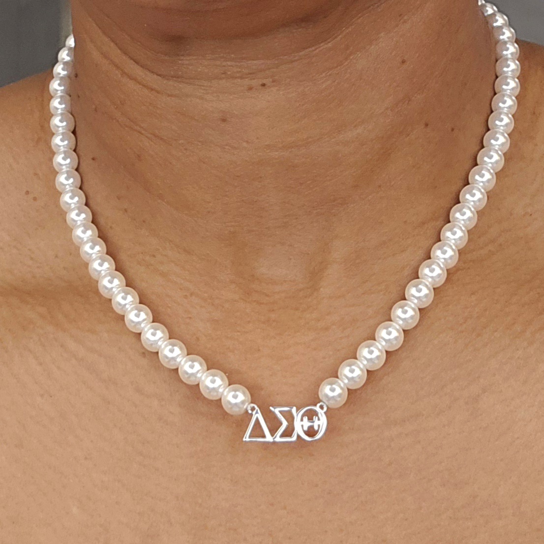 DivaFit Pearl Necklace