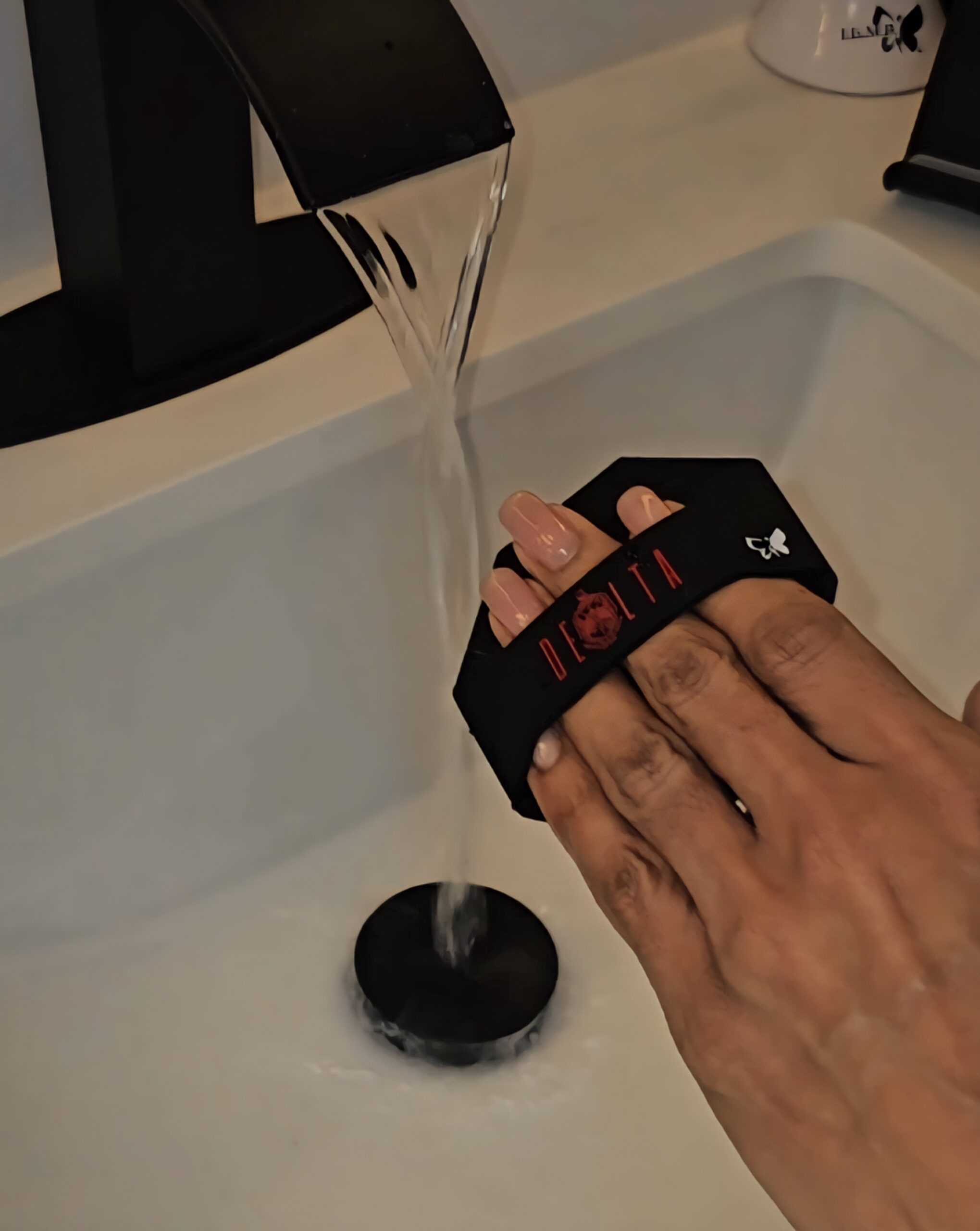 Delta Touch Silicone Facial Brush - Image 3